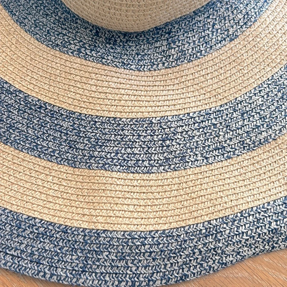 Issac Mizrahi Large Straw Beach Hat - Picture 4 of 4